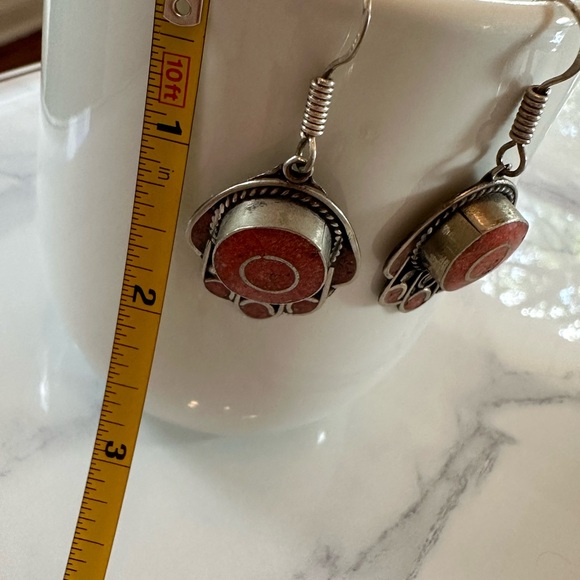 Gorgeous “Hamsa” Design Moroccan Earrings in Coral and Silver Plate - Picture 4 of 5